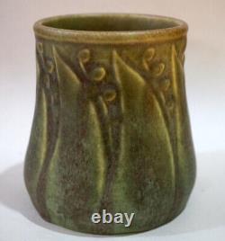 1910 ROOKWOOD POTTERY Vase #1681 Matte Green Arts & Crafts Era KS Design