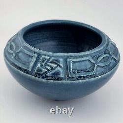 1920 ROOKWOOD POTTERY Shape #2155 ARTS & CRAFTS BOWL Matte Blue Glaze