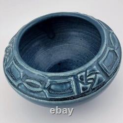 1920 ROOKWOOD POTTERY Shape #2155 ARTS & CRAFTS BOWL Matte Blue Glaze