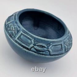 1920 ROOKWOOD POTTERY Shape #2155 ARTS & CRAFTS BOWL Matte Blue Glaze