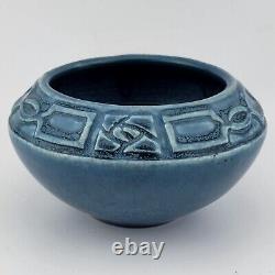 1920 ROOKWOOD POTTERY Shape #2155 ARTS & CRAFTS BOWL Matte Blue Glaze