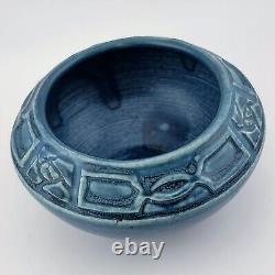 1920 ROOKWOOD POTTERY Shape #2155 ARTS & CRAFTS BOWL Matte Blue Glaze