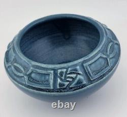 1920 ROOKWOOD POTTERY Shape #2155 ARTS & CRAFTS BOWL Matte Blue Glaze