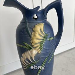 1940's ROSEVILLE FREESIA BLUE PITCHER Yellow& White Spring Flowers -16 Tall