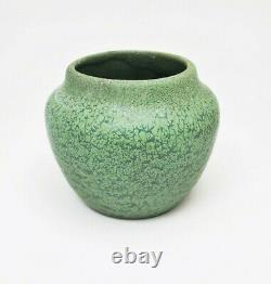 Antique Hampshire Pottery Arts & Crafts Mottled Matte Green Cabinet Vase