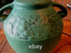 Antique Matte Green Frog Skin Arts Crafts Pottery Lamp Roseville Brush Grapes