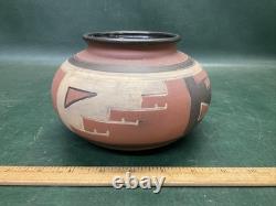 Arts & Crafts Clifton Pottery Chevlon, Arizona Vase Native American