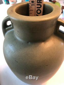 Arts & Crafts Heavyweight Buttress Pottery Vase Matte Green Fulper Mission