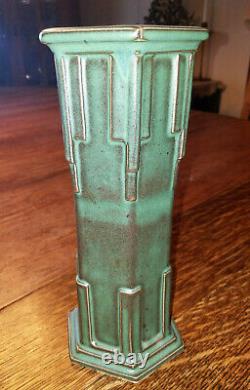 Arts and Crafts FLW Prairie Style Pottery Vase Schock made Killer Design