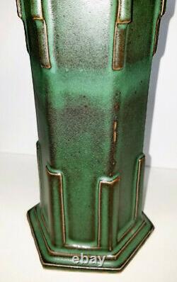 Arts and Crafts FLW Prairie Style Pottery Vase Schock made Killer Design