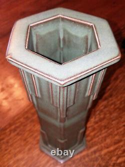 Arts and Crafts FLW Prairie Style Pottery Vase Schock made Killer Design
