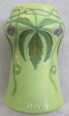 Arts and Crafts Weller Green Fru Russet Virginia Creeper Ivy Vase