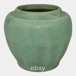 Brush McCoy Vintage Arts And Crafts Pottery Matte Green Ceramic Vase 748