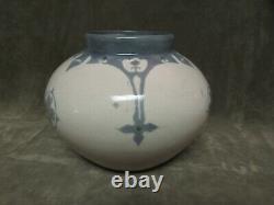 Ca 1919 AETCO American Encaustic Tile Company Arts Crafts Art Pottery Vase RARE