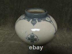 Ca 1919 AETCO American Encaustic Tile Company Arts Crafts Art Pottery Vase RARE