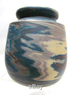 Check color! Great little arts & crafts Niloak vase, Paper label, Stickley era