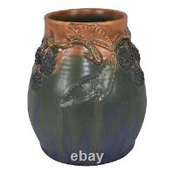 Ephraim Faience 2005 Arts and Crafts Pottery Heirloom Blackberry Green Vase 522