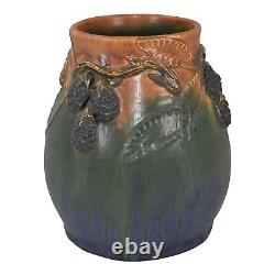 Ephraim Faience 2005 Arts and Crafts Pottery Heirloom Blackberry Green Vase 522