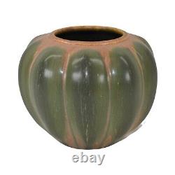 Ephraim Faience 2006 Arts and Crafts Pottery Acorn Squash Green Ceramic Vase 614