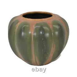 Ephraim Faience 2006 Arts and Crafts Pottery Acorn Squash Green Ceramic Vase 614