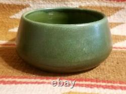 FINE ARTS & CRAFTS HAMPSHIRE POTTERY Sm TAPR BOWL MATTE GREEN EMORETTA ROBERTSON