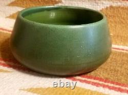 FINE ARTS & CRAFTS HAMPSHIRE POTTERY Sm TAPR BOWL MATTE GREEN EMORETTA ROBERTSON