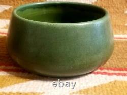 FINE ARTS & CRAFTS HAMPSHIRE POTTERY Sm TAPR BOWL MATTE GREEN EMORETTA ROBERTSON