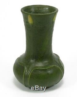 Grueby Pottery 2 color matte green yellow bud 7.25 vase Arts & Crafts Boston