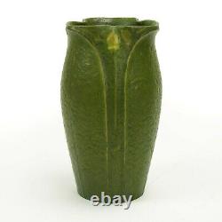 Grueby Pottery 8.25 matte green 2-color leaf & bud vase Arts & Crafts Boston