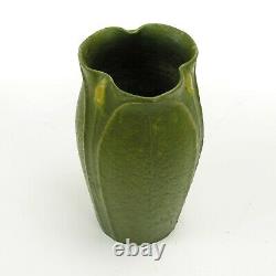 Grueby Pottery 8.25 matte green 2-color leaf & bud vase Arts & Crafts Boston