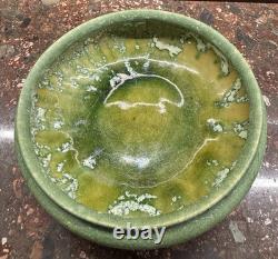 Grueby Pottery Boston Matte Green Dish Low Bowl Arts & Crafts