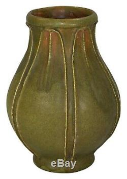 Grueby Pottery Organic Mossy Matte Green Broad Leaf Arts and Crafts Vase
