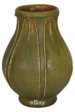 Grueby Pottery Organic Mossy Matte Green Broad Leaf Arts and Crafts Vase