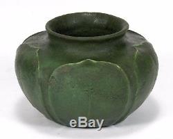 Grueby Pottery matte dark green 5 leaf squat vase Arts & Crafts Boston