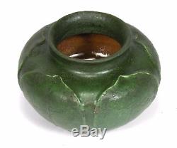 Grueby Pottery matte dark green 5 leaf squat vase Arts & Crafts Boston