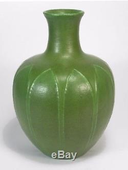Grueby Pottery matte green 13 bulbous baluster leaf vase Arts & Crafts Boston