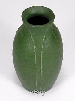 Grueby Pottery matte green 3 leaf 7.25 ovoid vase Arts & Crafts Boston