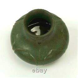Grueby Pottery matte green 4 petal flower & leaf form vase Arts & Crafts Boston