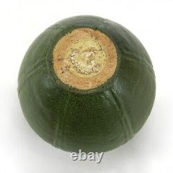 Grueby Pottery matte green 6 leaf panel 4.25 bulbous vase Arts & Crafts Boston