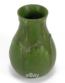 Grueby Pottery matte green 7 pear shape leaf and bud vase Arts & Crafts Boston