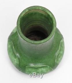 Grueby Pottery matte green bulbous bottom 5 low leaf vase Arts & Crafts Boston