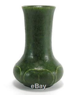Grueby Pottery matte green bulbous bottom 7 low leaf vase Arts & Crafts Boston