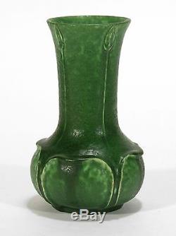 Grueby Pottery matte green bulbous bottom leaf and bud vase Arts & Crafts Boston