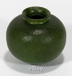 Grueby Pottery matte green spherical cabinet vase Arts & Crafts Boston