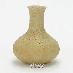 Grueby Pottery plain matte oatmeal white 4 cabinet vase Arts & Crafts Boston