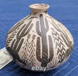 HECTOR GALLEGOS JR Mata Ortiz Sgraffito Vase 6-Mexican Arts & Crafts Pottery