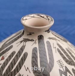 HECTOR GALLEGOS JR Mata Ortiz Sgraffito Vase 6-Mexican Arts & Crafts Pottery