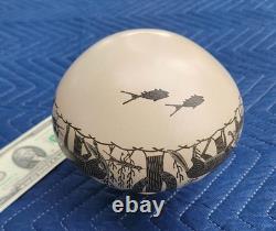HECTOR GALLEGOS JR Mata Ortiz Sgraffito Vase 6-Mexican Arts & Crafts Pottery
