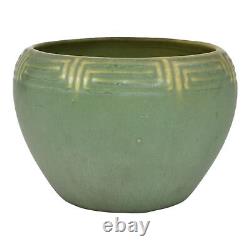 Hampshire Early 1900s Arts And Crafts Pottery Matte Green Ceramic Vase 76