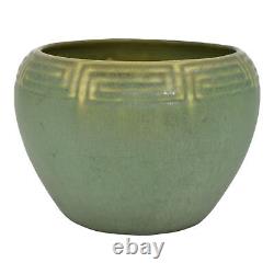 Hampshire Early 1900s Arts And Crafts Pottery Matte Green Ceramic Vase 76